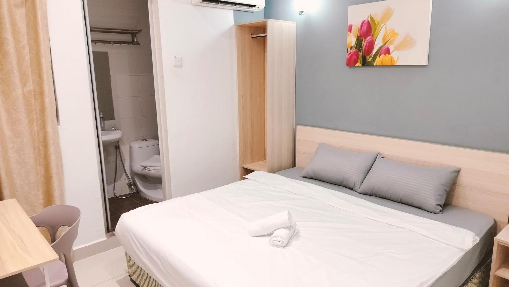 Pillows Plus Damansara Inn Petaling Jaya Exterior photo